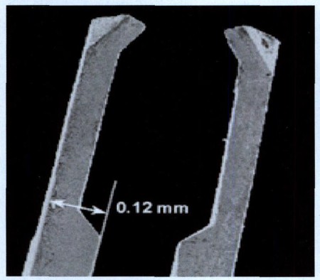 图5 在0.75 mm插座中接触焊球所使用的夹捏式接触件示意