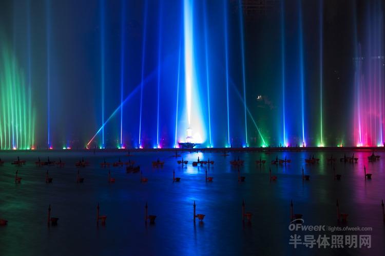 湖南：美轮美奂夜景LED喷泉设计（高清图赏）