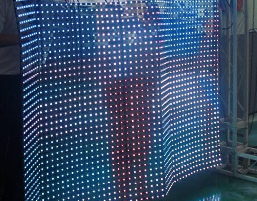LED卷帘屏