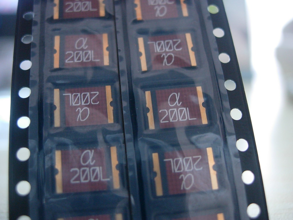 供应 SMD200L 大体积贴片保险丝 2.00A