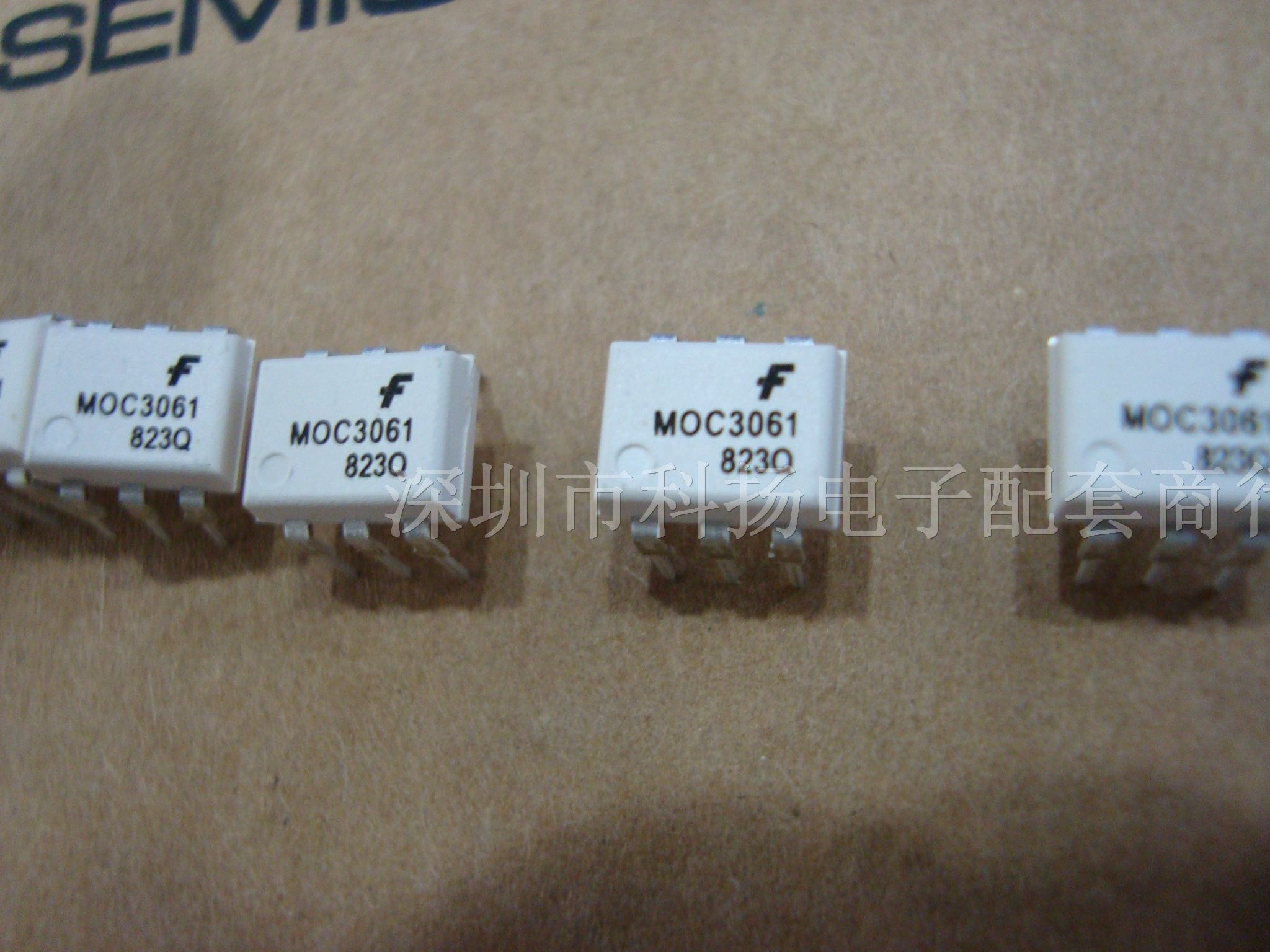 直插 MOC3061/EL3061 光电耦合器 DIP-6