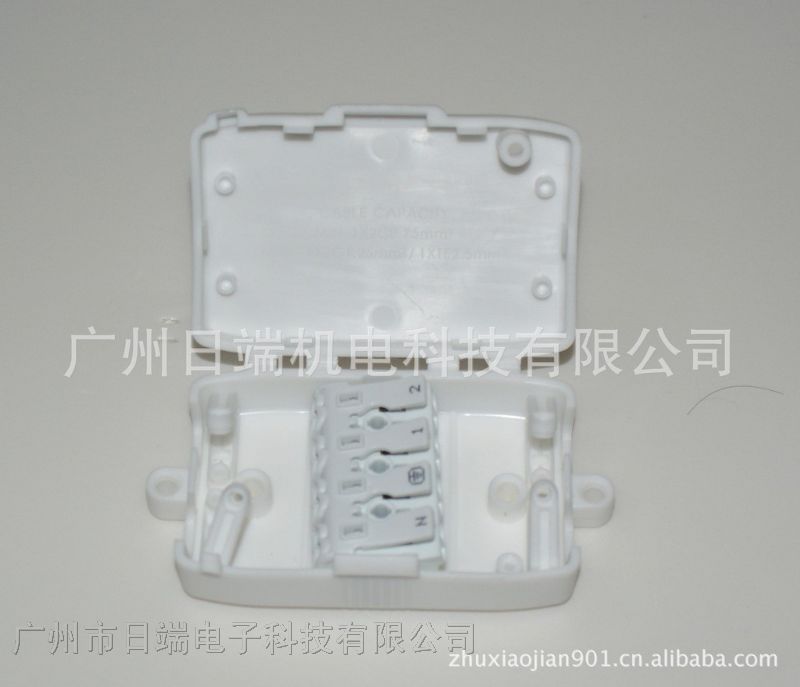 供应BELEKS四位接线盒+端子台 白色