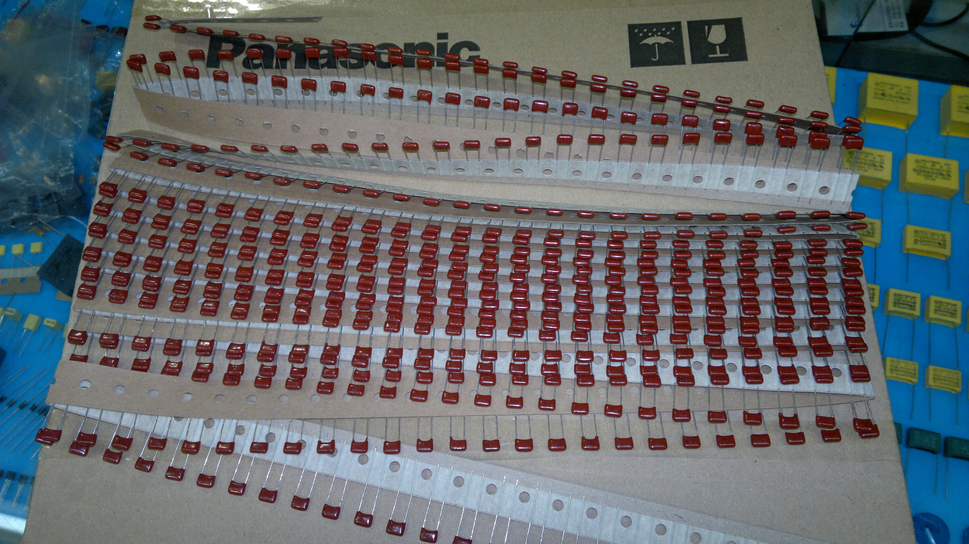 供应原装松下 金属膜ECOV1H105JL2