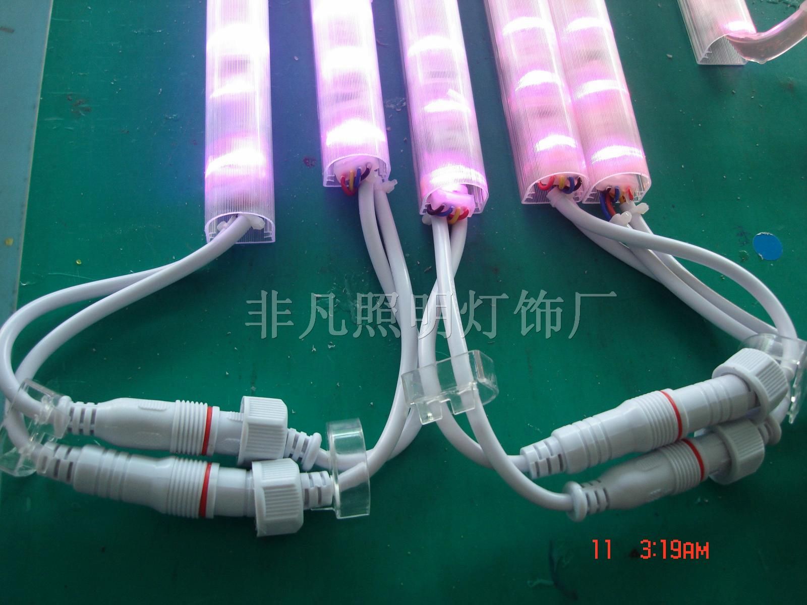 供应LED护栏管LED数码管LED护栏灯生产厂家